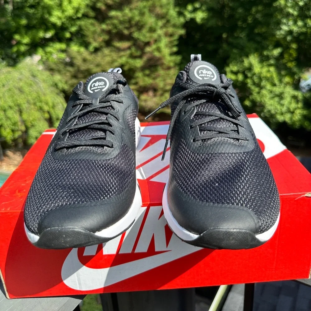 Nike Renew In-Season Black Casual Running Workout Sneaker - US Womens 9 NEW